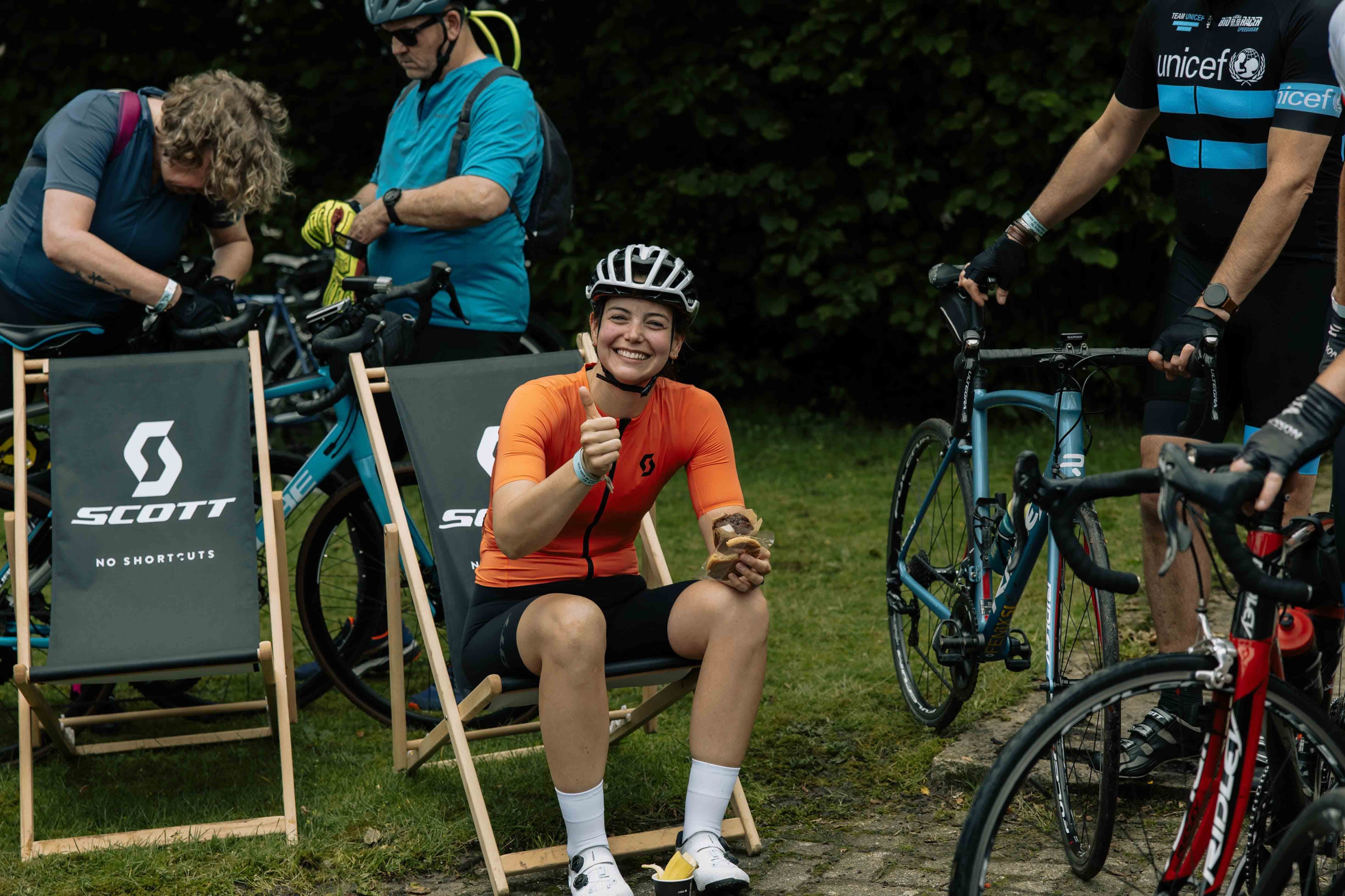 Abdijentocht La Trappe. De tocht start bij de schitterende Trappisten Abdij O.L.V. van Koningshoeven te Berkel-Enschot en voert door het prachtige gastvrije Brabantse land van bossen, vennen, hei, weilanden en kleine dorpen. Een must voor elke fietser.